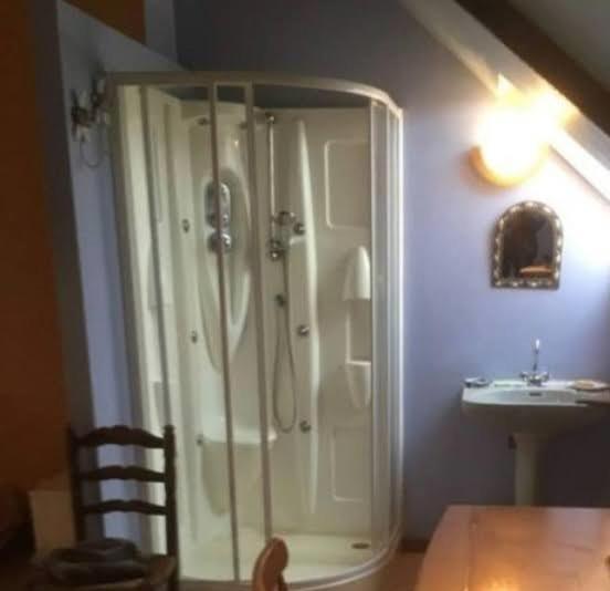 Chambre Chez L'Habitant Rueyres Exteriér fotografie